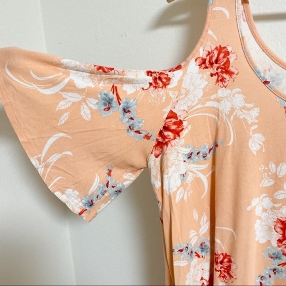 TORRID Super soft floral cold shoulder top - Picture 8 of 11